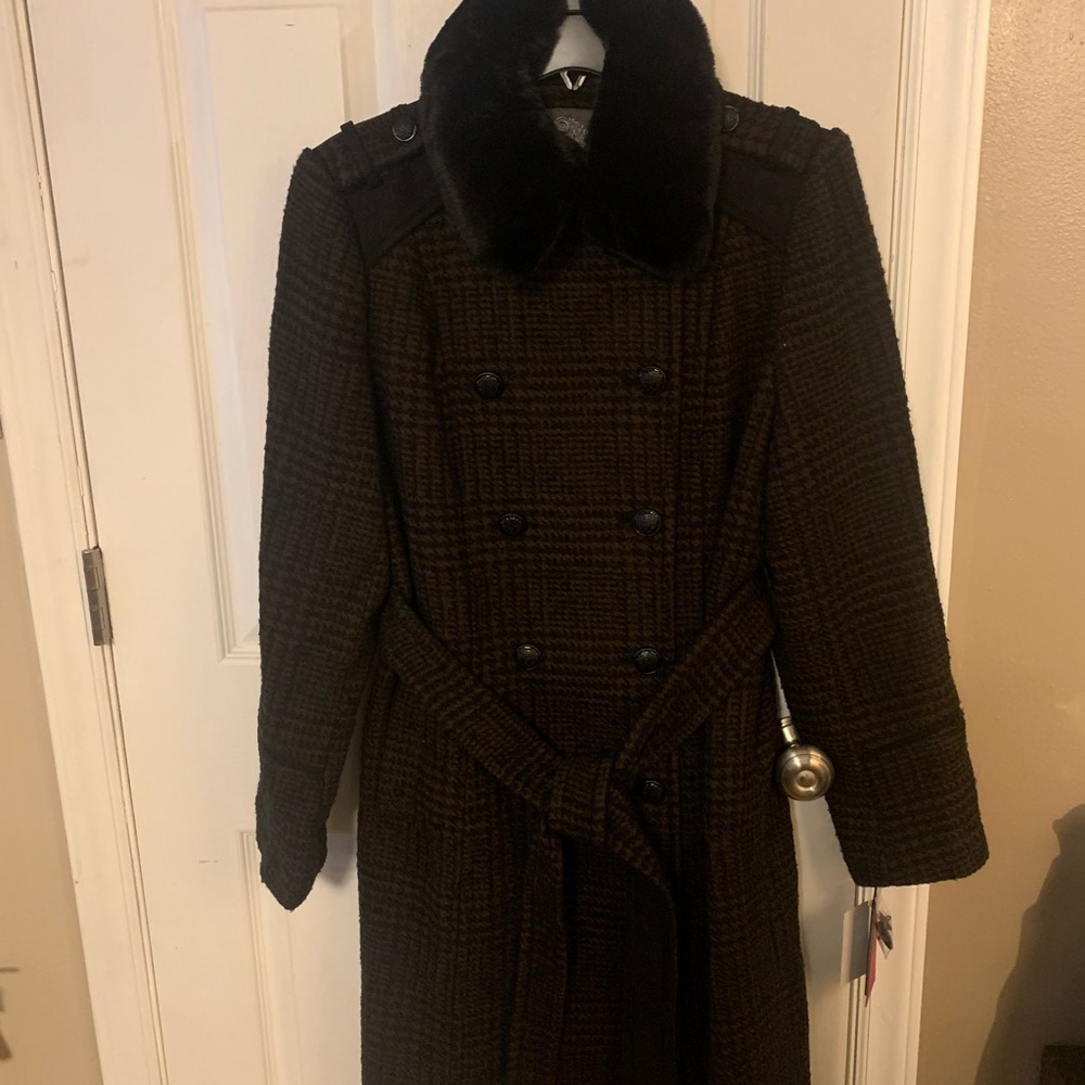 VINCE CAMUTO BLACK AND BROWN PLAID COAT. - Picture 1 of 8